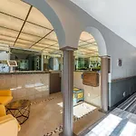 La Mirage Inn - Hollywood